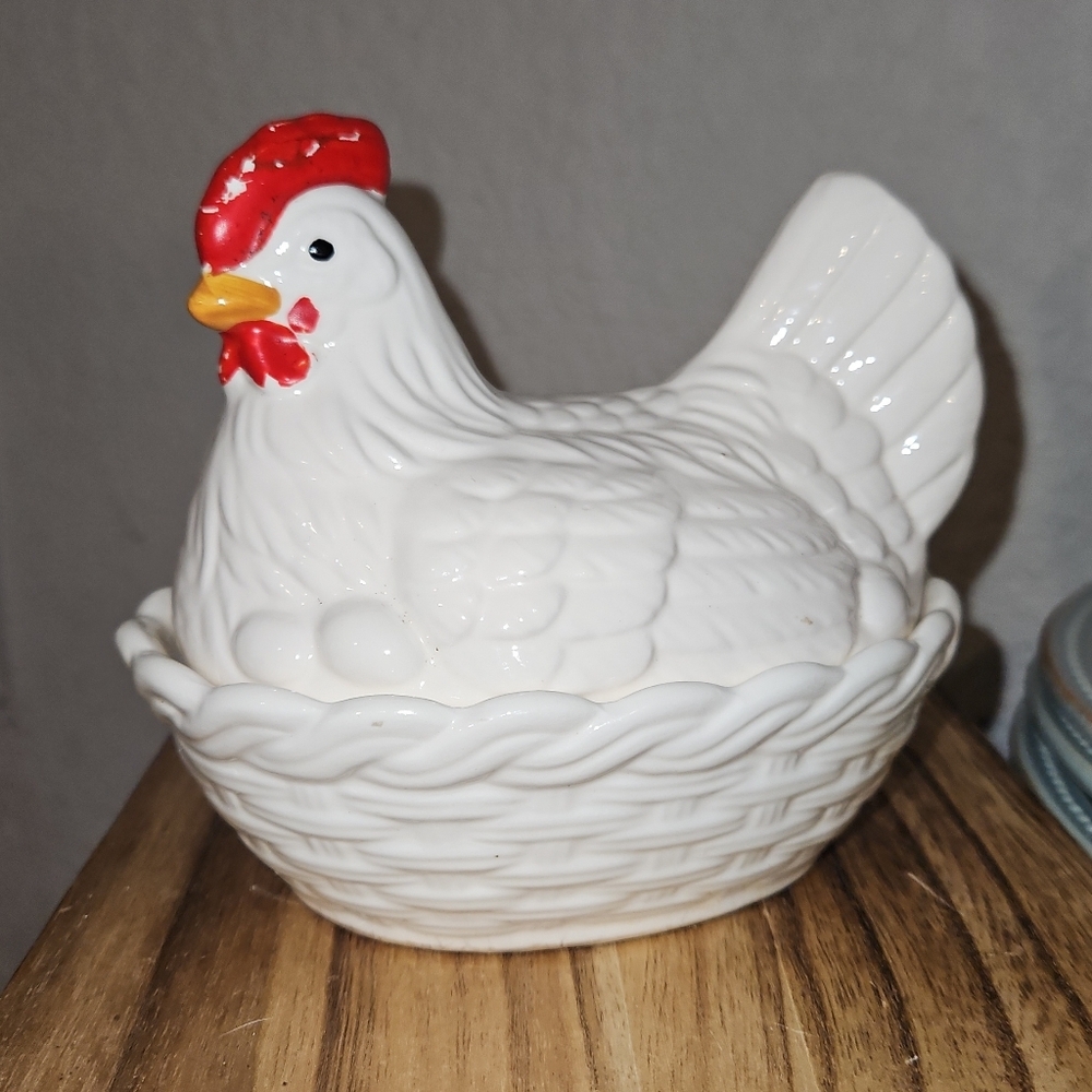 Vintage Hen On Nest White